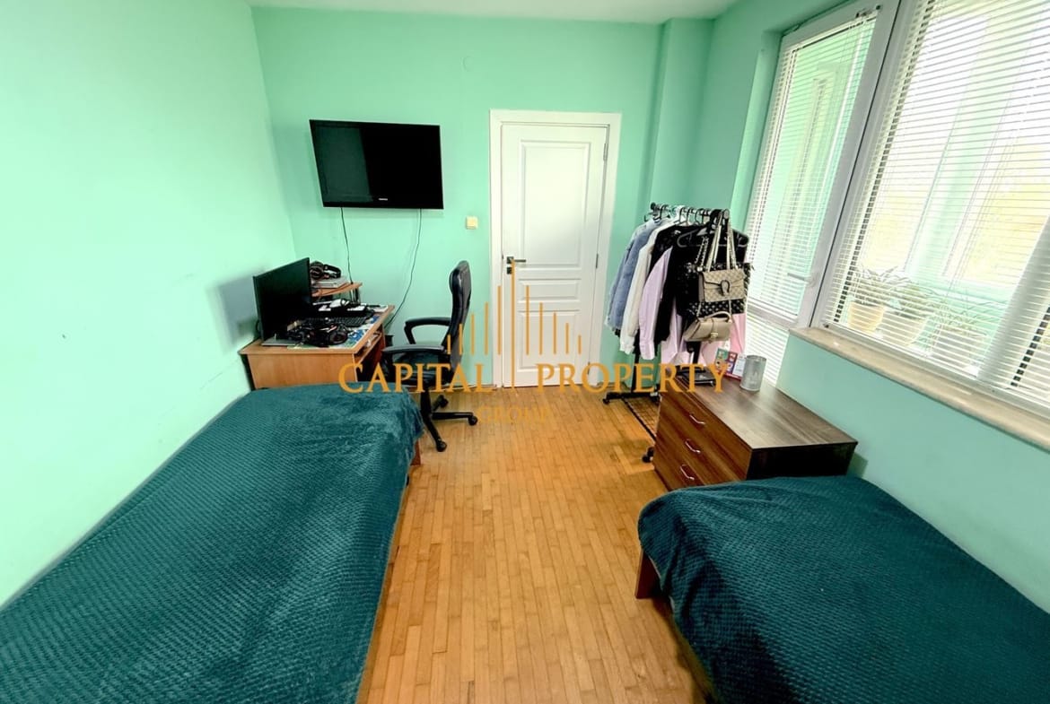 Тристаен обзаведен апартамент 75м2 в. кв. Левски, гр. Варна - 0