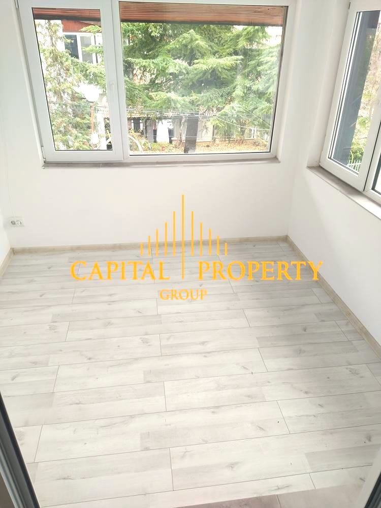 Тристаен апартамент, в малка сграда с ПМ, Траката, Варна - 0