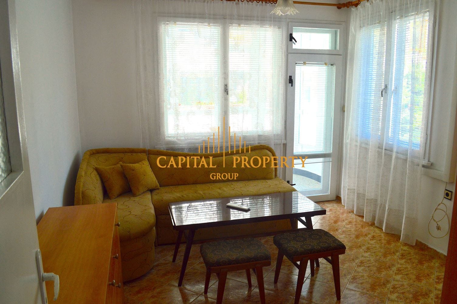 Тристаен тухлен апартамент, под наем, Червен Площад / Чаталджа, Варна - 0