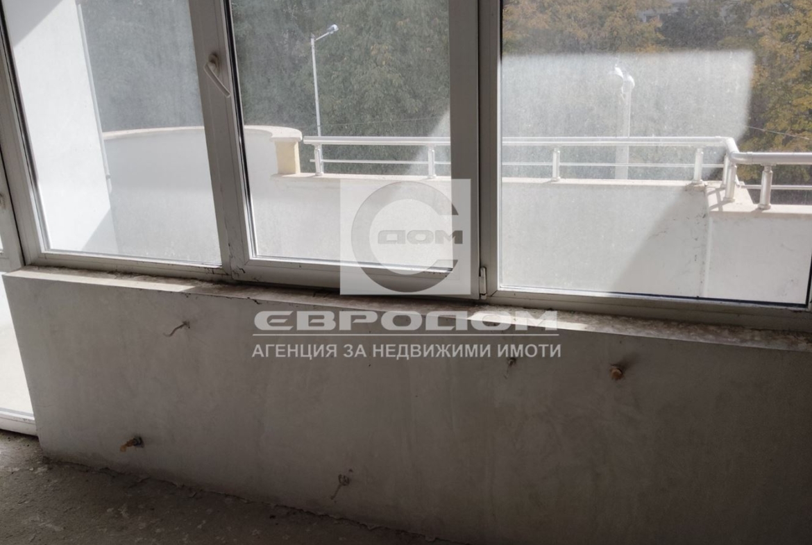 Нов, двустаен с бокс в центъра - 0
