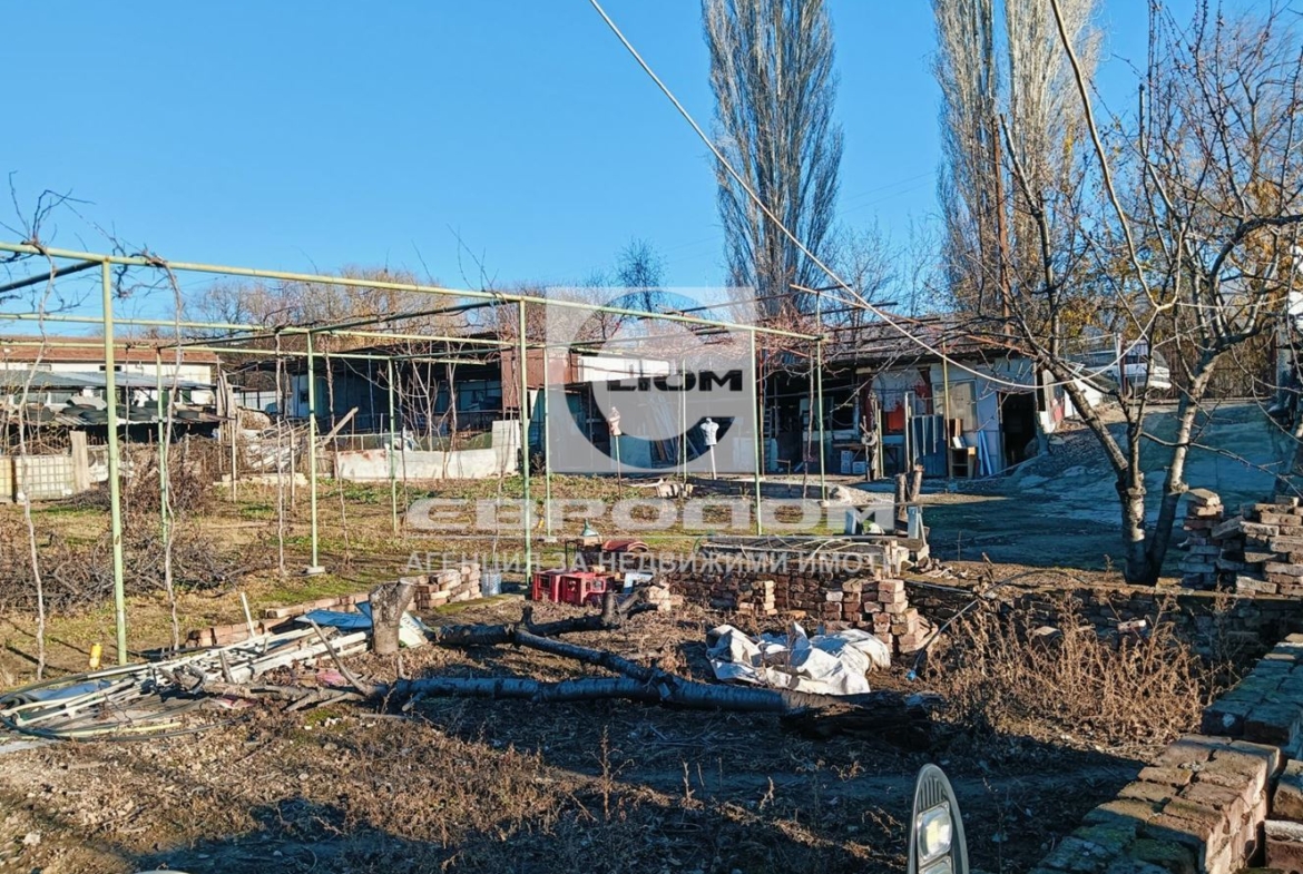 Продавам парцел в Индустриална зона - Изток - 0