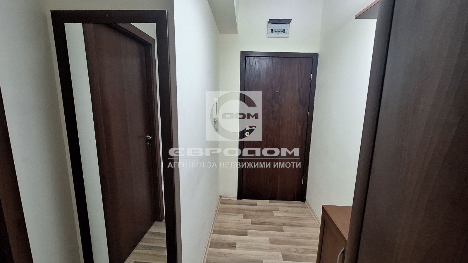 Продавам обзаведен 1- стаен апартамент в кв. Железник - 0