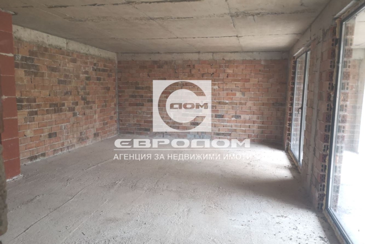 Продавам голяма къща в село Борилово - 0
