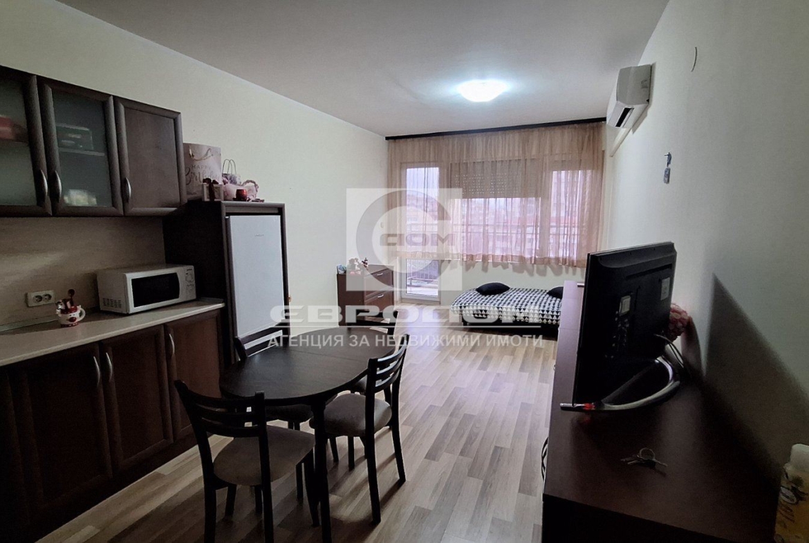 Продавам обзаведен 1- стаен апартамент в кв. Железник - 0