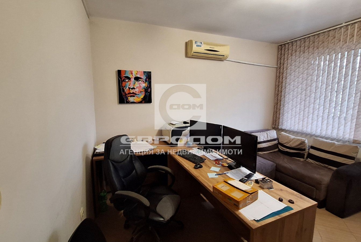 2- стаен апартамент, работещ като офис в момента - 0