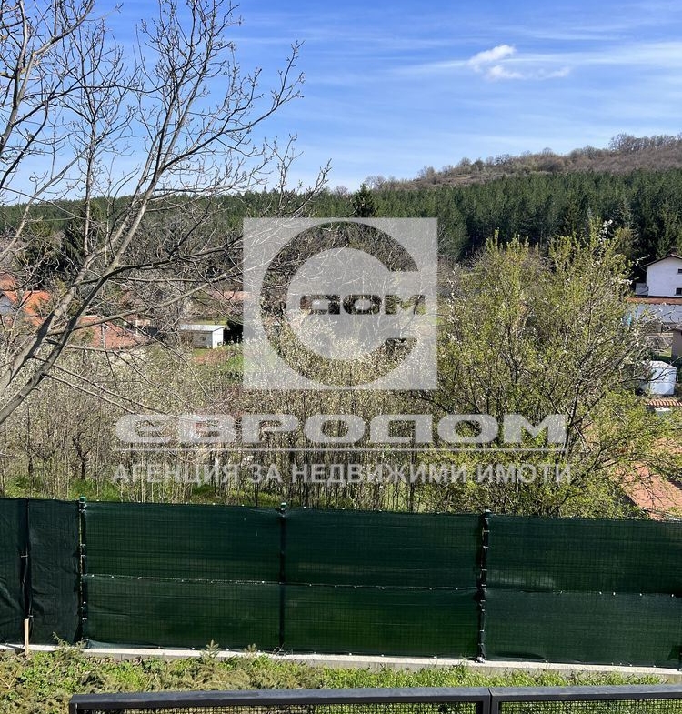 Къща с двор в село Борилово - 0