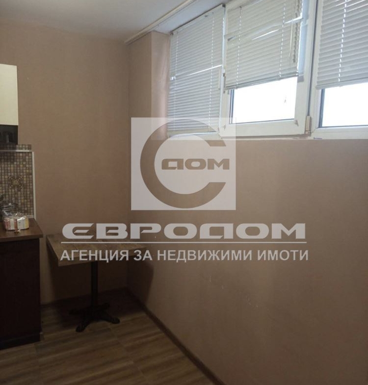 Продавам гарсониера в кв. Три Чучура - Юг - 0