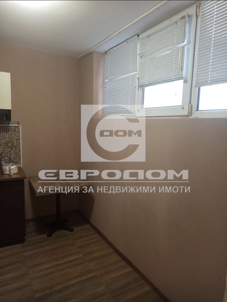 Продавам гарсониера в кв. Три Чучура - Юг - 0