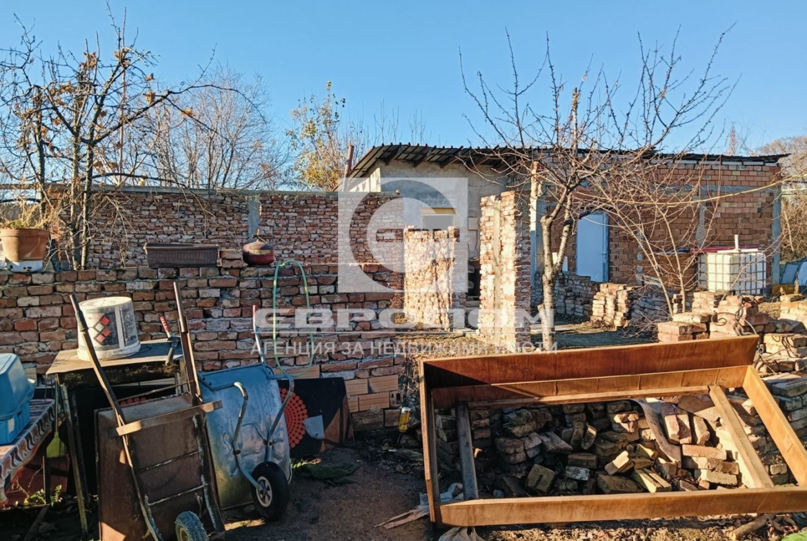 Продавам парцел в Индустриална зона - Изток - 0