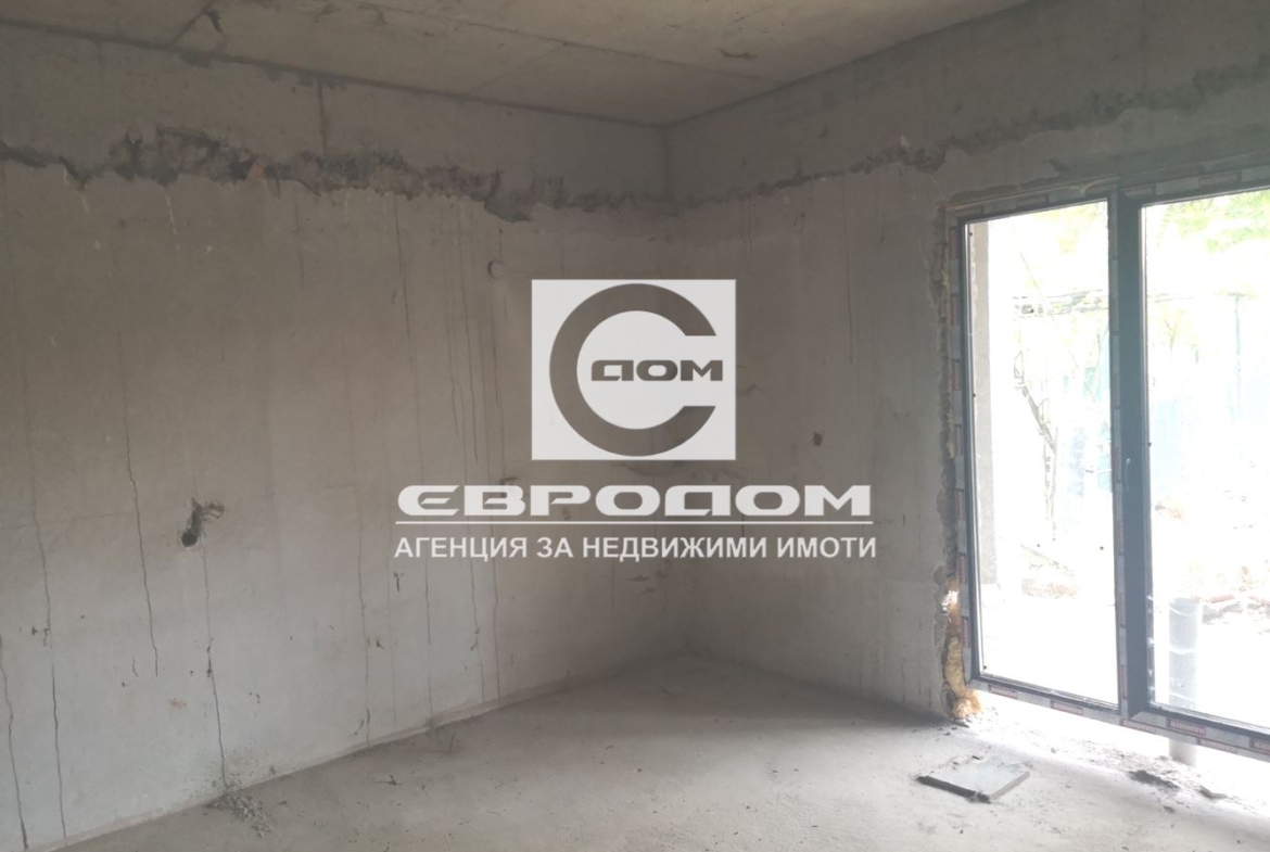 Продавам голяма къща в село Борилово - 0