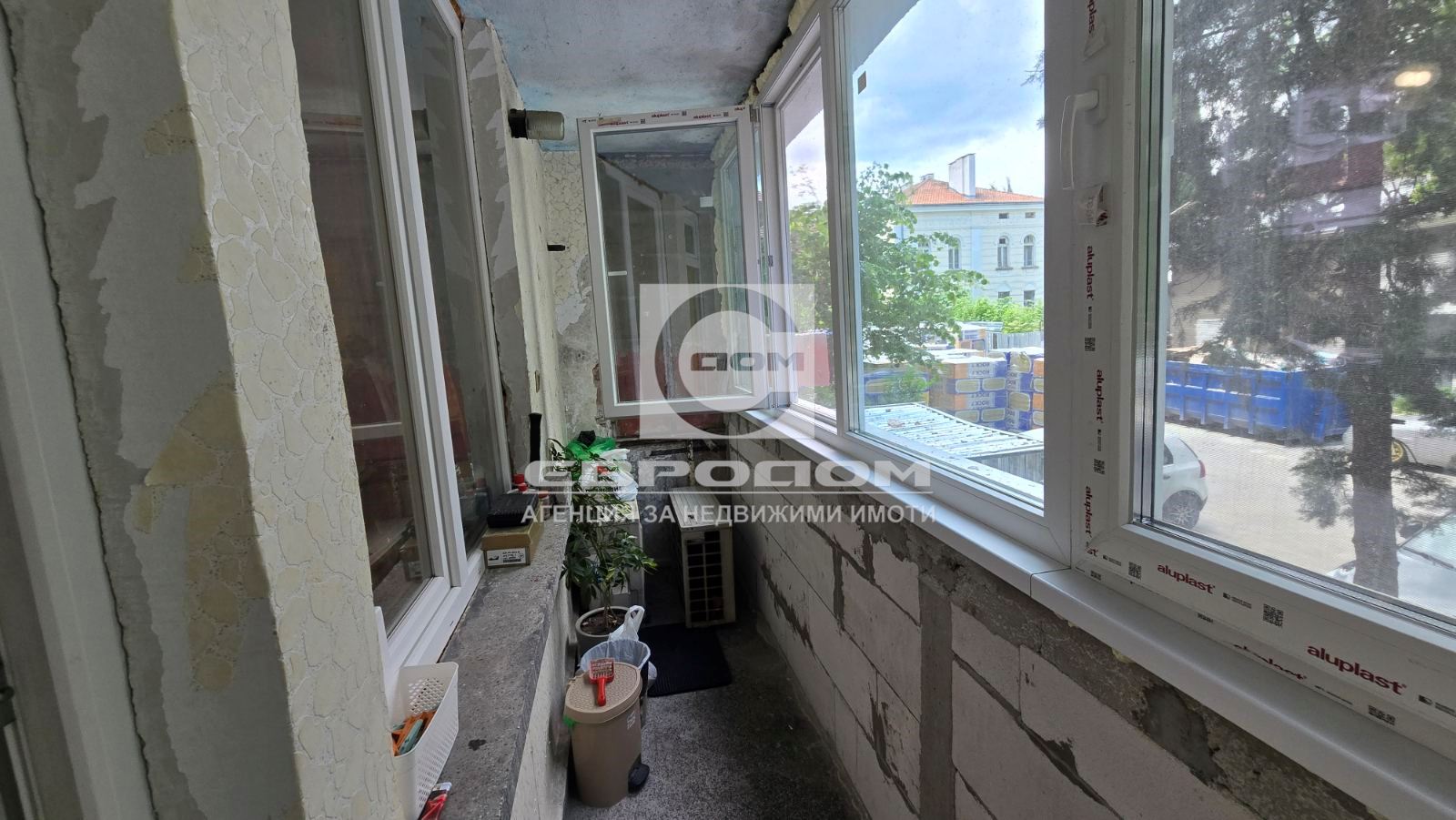Тристаен апартамент с кухня до църквата "Св. Богородица" - 0