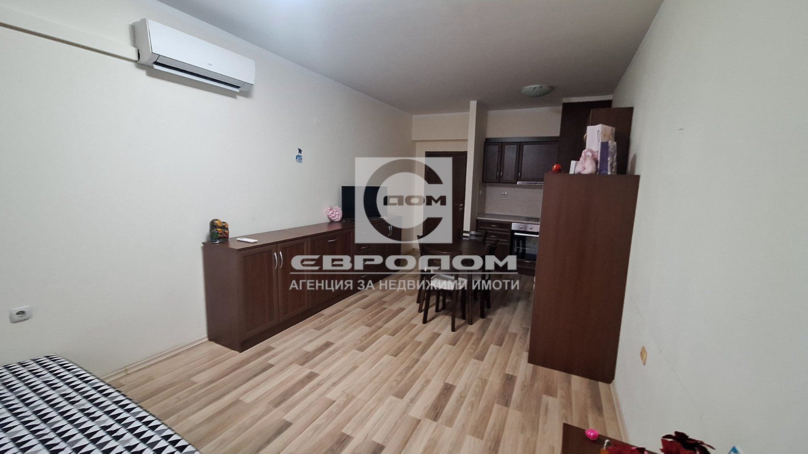 Продавам обзаведен 1- стаен апартамент в кв. Железник - 0
