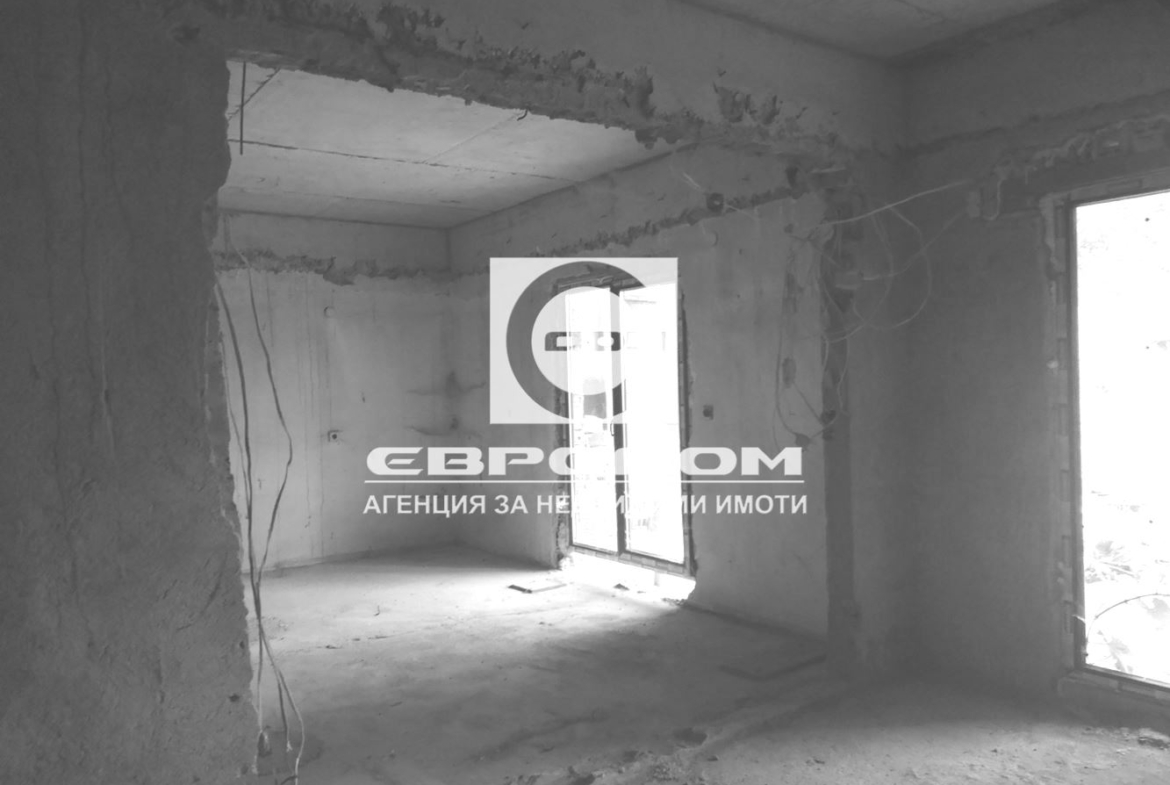 Продавам голяма къща в село Борилово - 0