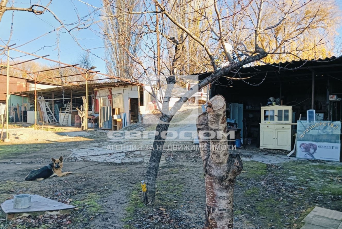 Продавам парцел в Индустриална зона - Изток - 0