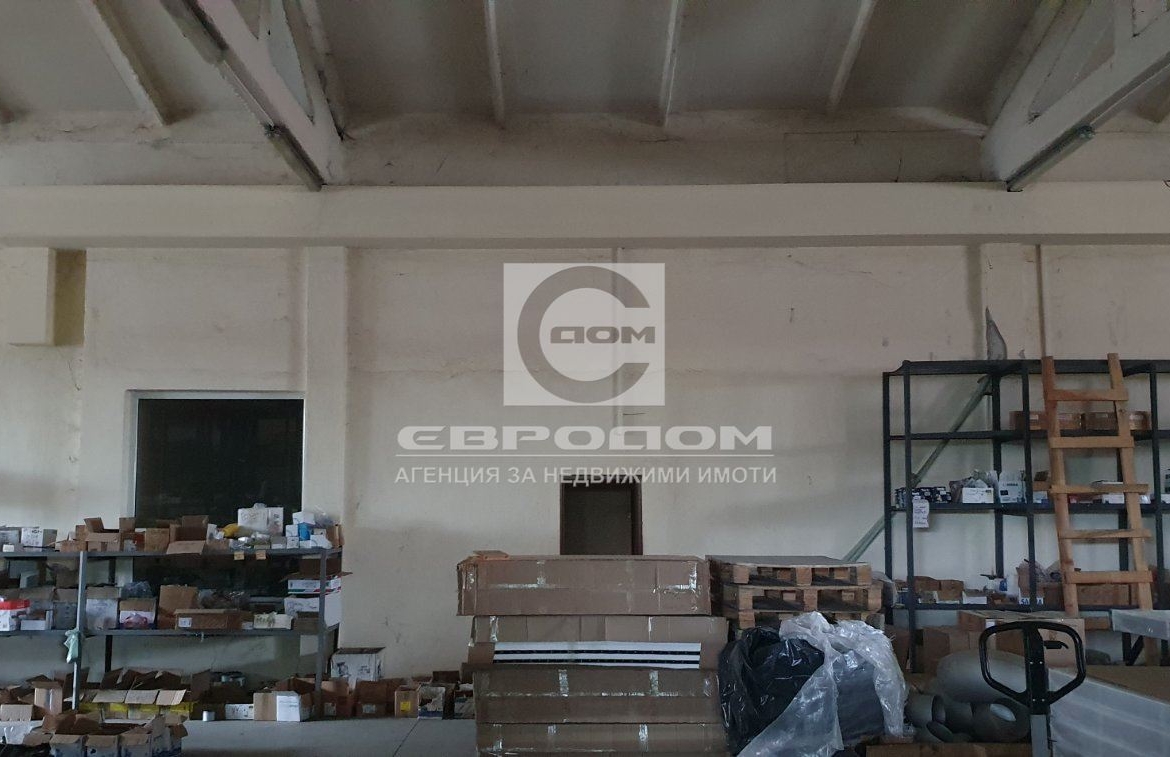 Складово - производствена база с офиси - 0