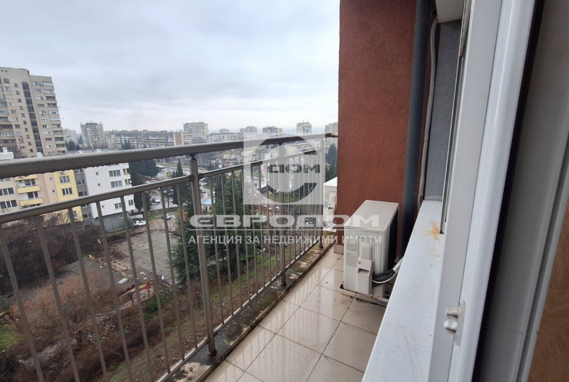 Продавам обзаведен 1- стаен апартамент в кв. Железник - 0