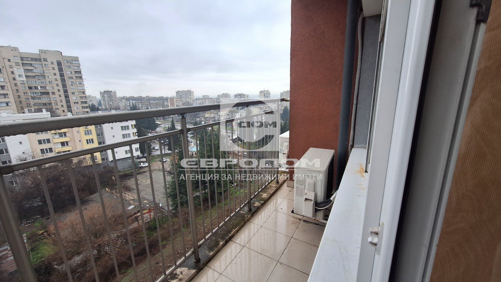 Продавам обзаведен 1- стаен апартамент в кв. Железник - 0