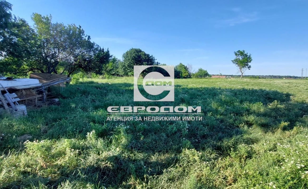 Продавам парцел в село Бъдеще - 0