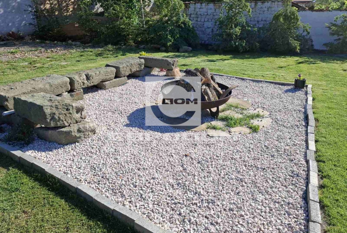 Нова къща за гости в село Елхово - 0