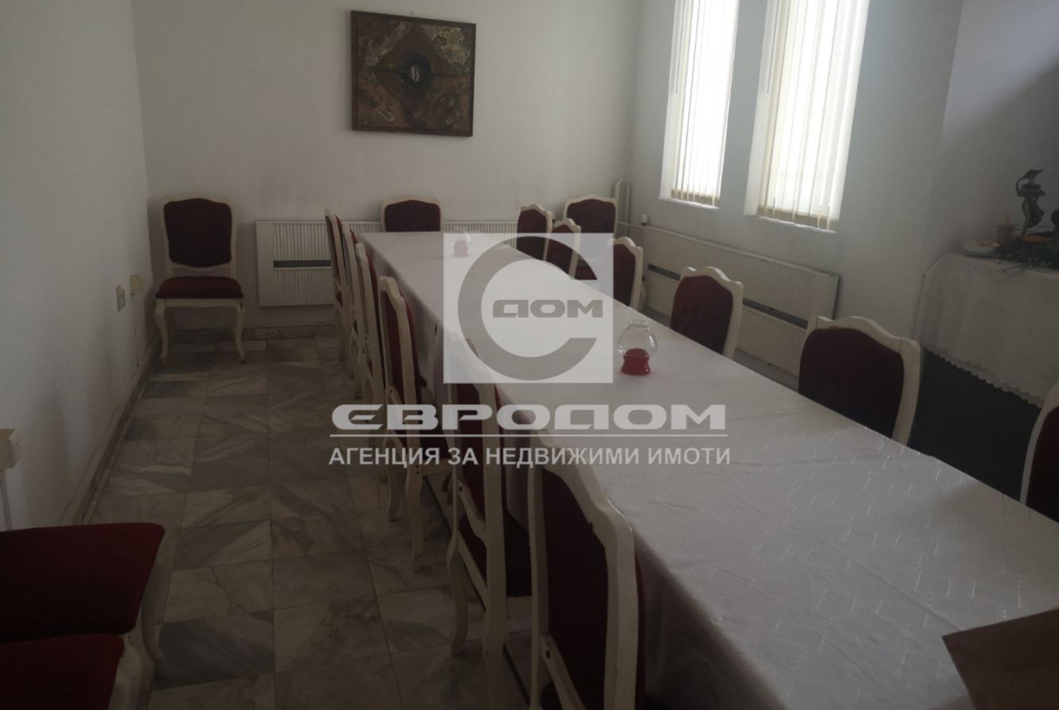 Продавам " Бялата къща " в град Гълъбово - 0