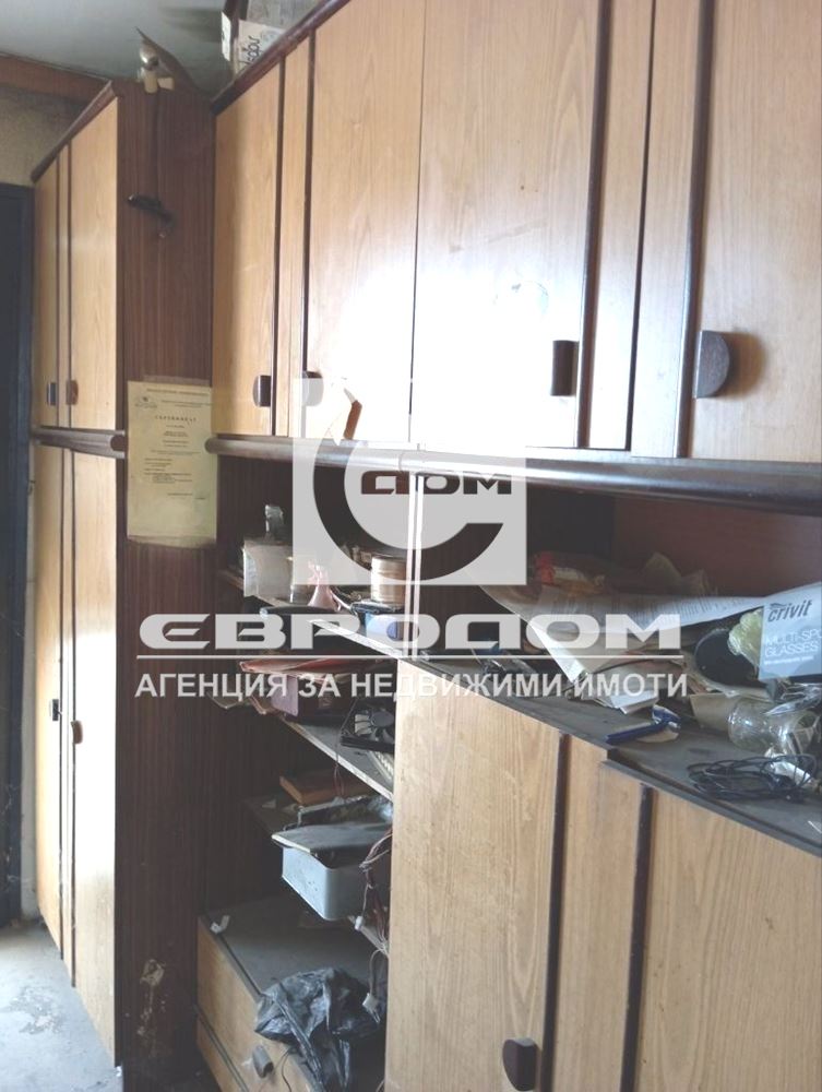 Продавам тристаен в района на математическа гимназия - 0