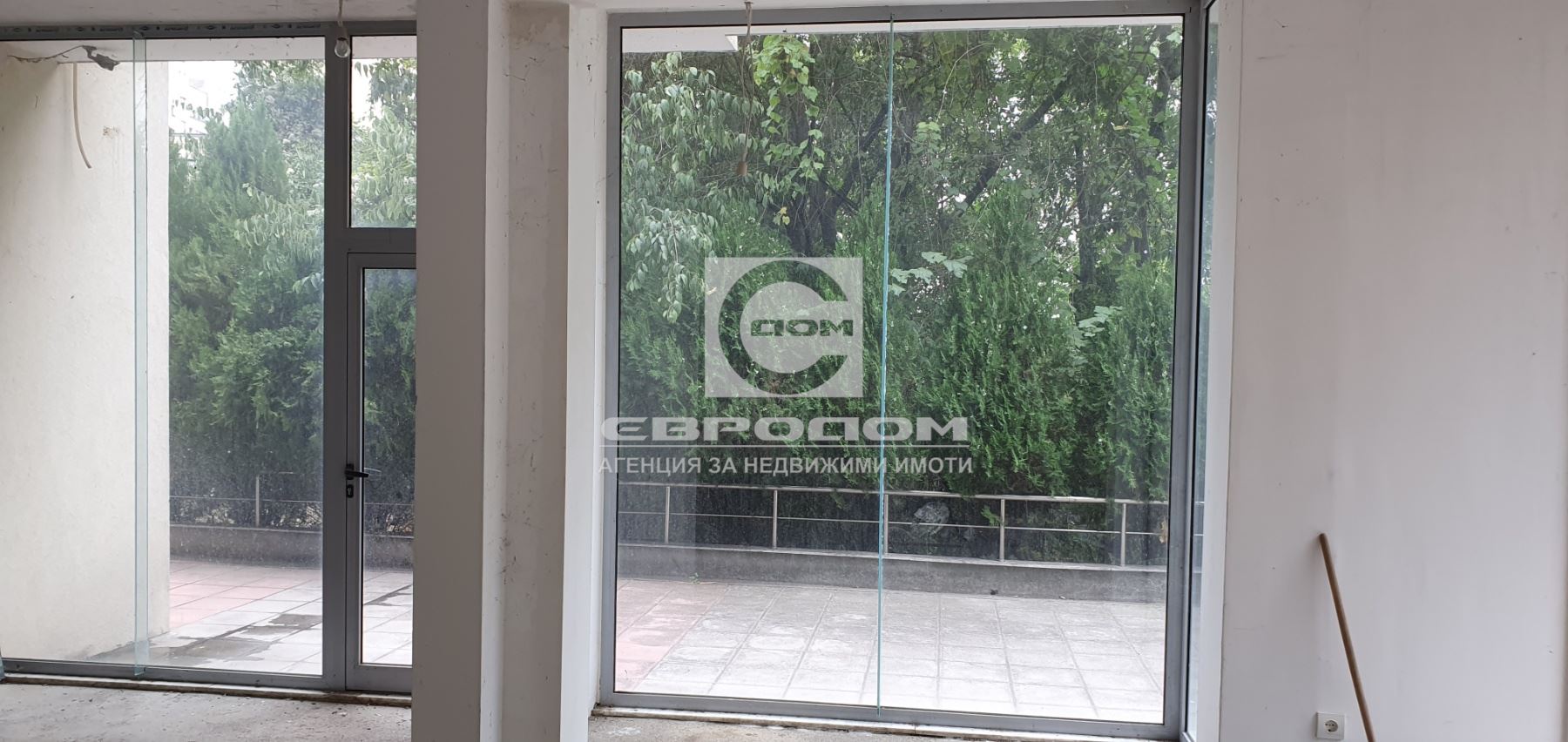 Продавам помещение със статут на КАФЕНЕ - 0