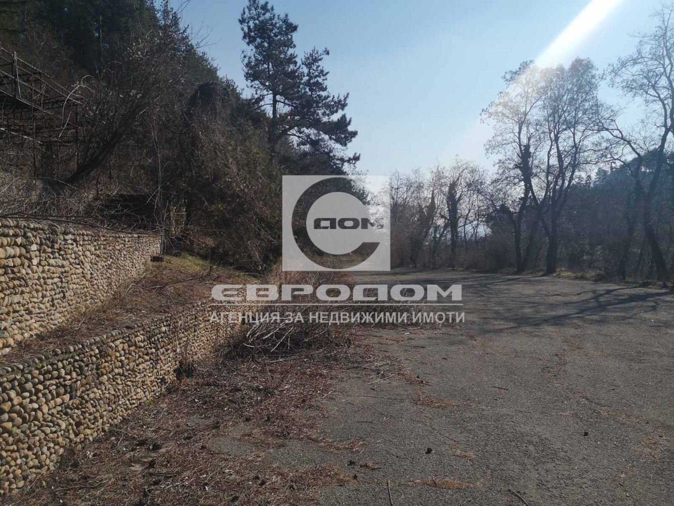 Ресторант " Алеята " в град Мъглиж - 0