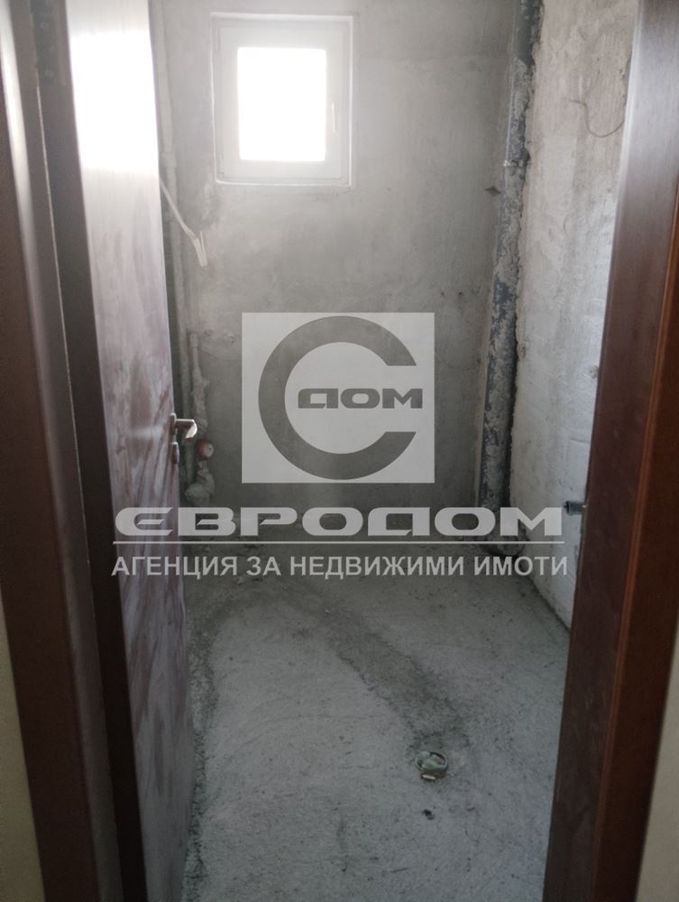 Нов, двустаен с бокс в центъра - 0