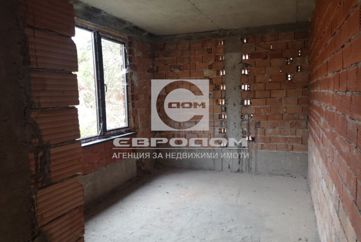 Продавам голяма къща в село Борилово - 0