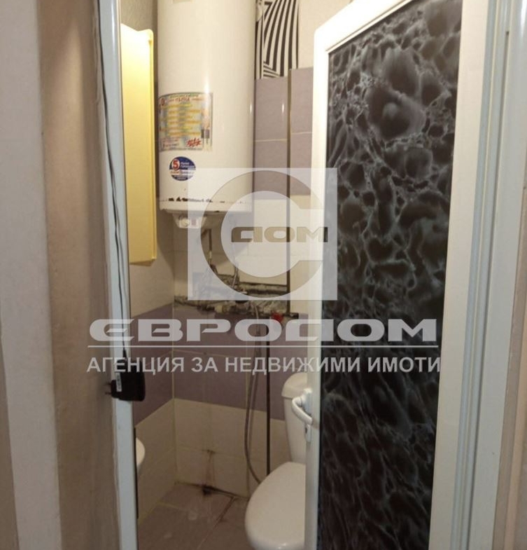 Продавам гарсониера в кв. Три Чучура - Юг - 0