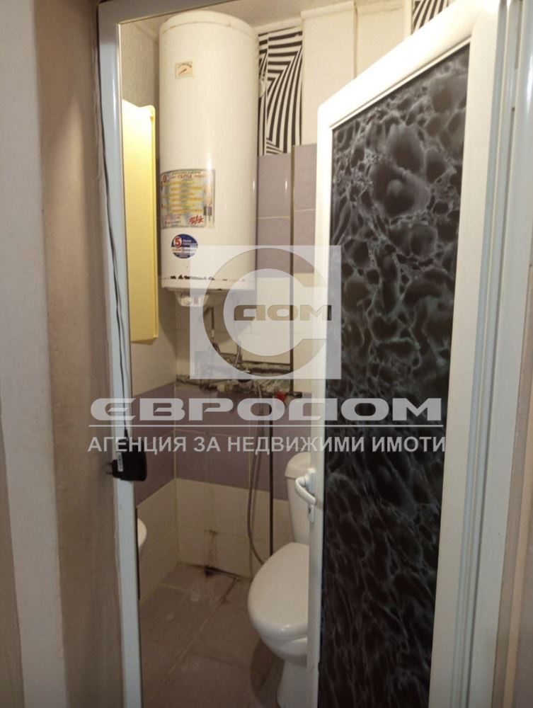 Продавам гарсониера в кв. Три Чучура - Юг - 0