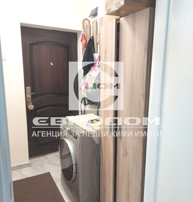 Двустаен обзаведен в кв. Три Чучура юг - 0